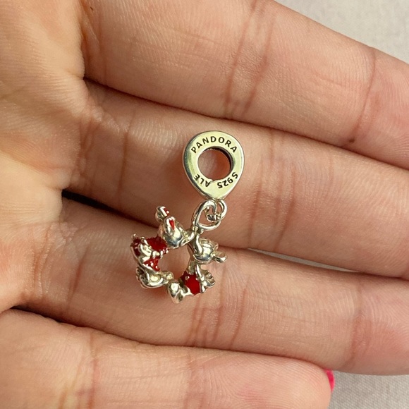 Disney x Pandora Mickey Mouse & Minnie Mouse Kissing Dangle Charm - Picture 2 of 3